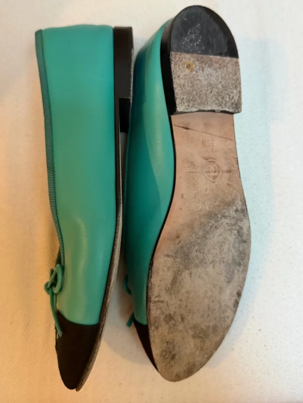 CHANEL Teal and Black Cap-Toe Leather Ballet Flats - Picture 2 of 4